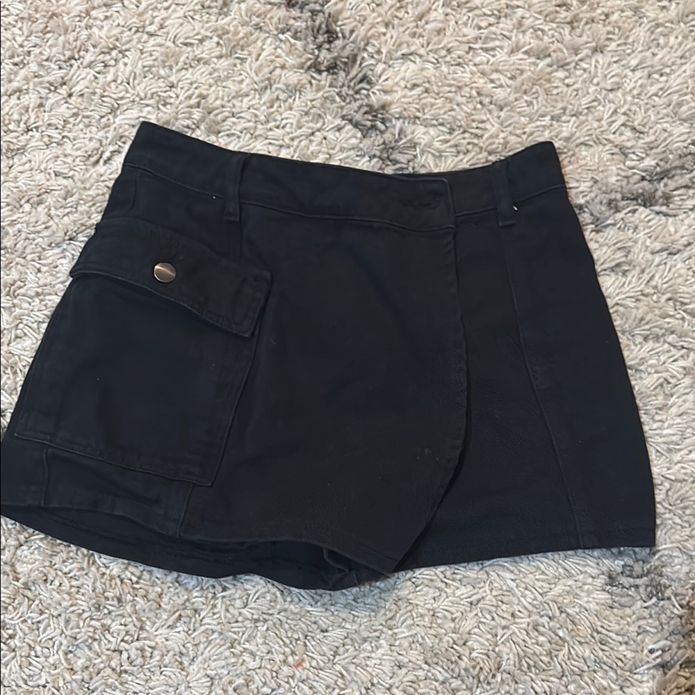 Hausen Black Skort